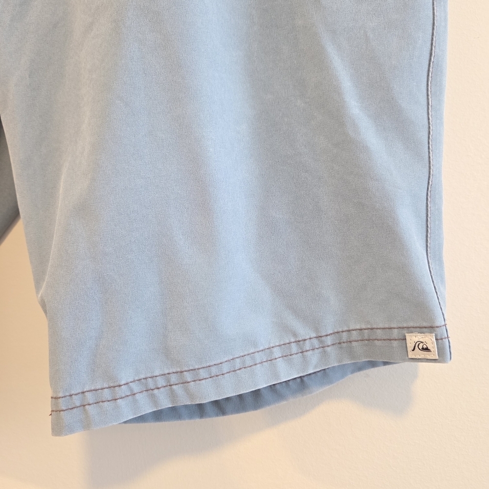 Quiksilver Men’s Blue Distressed Shorts Size 30 Surf Skate - Picture 3 of 9